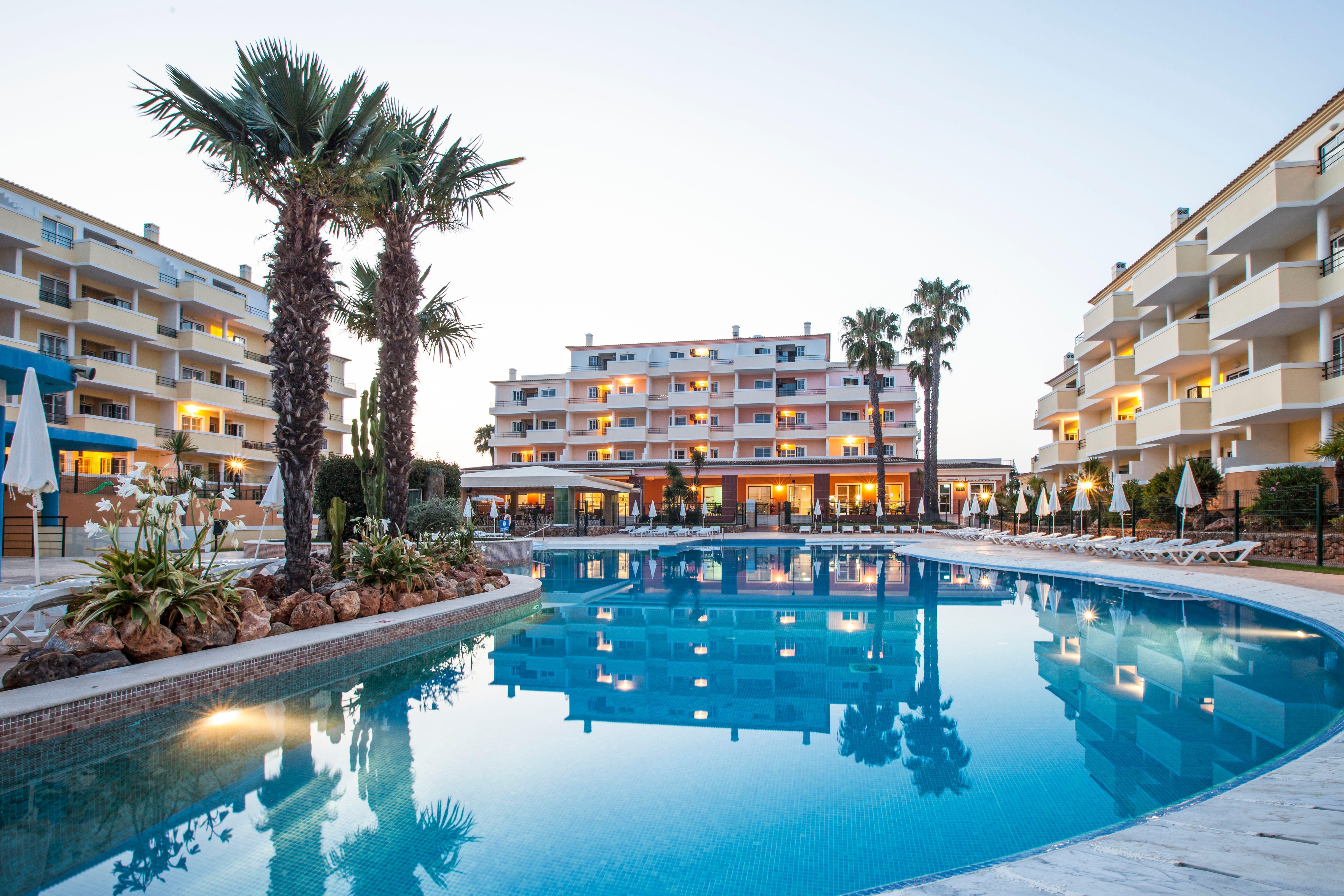 Vitors Plaza Aparthotel Portimao Luaran gambar